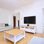 Victus Pearl Of Sopot Near The Pier By Noclegi Renters 아파트